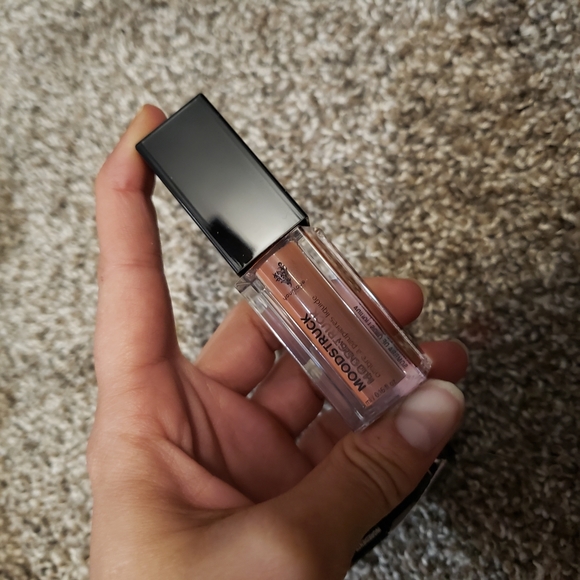 Younique liquid eyeshadow- Willed - Picture 3 of 4